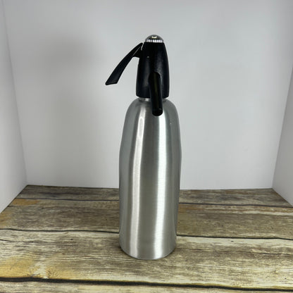 Vintage Aluminum Soda Siphon Bottle 1L Capacity Sleek Retro Design Black Plastic Head