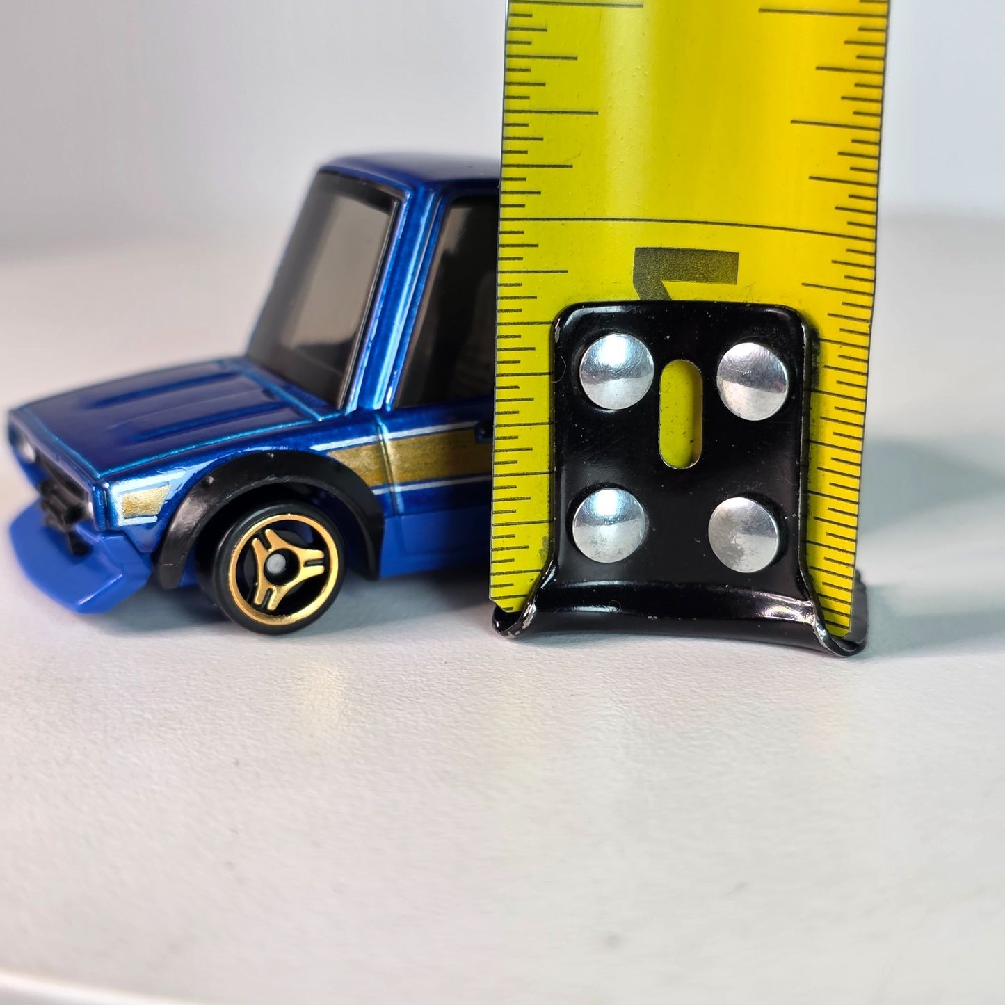 Hot Wheels Liberty Walk Nissan Skyline 2000GT-R LBWK Die-Cast Car