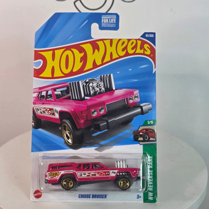 2015 Hot Wheels Cruise Bruiser Pink