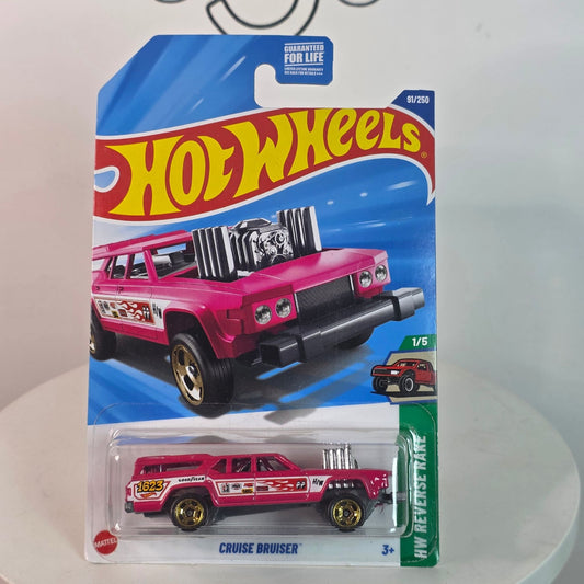 2015 Hot Wheels Cruise Bruiser Pink