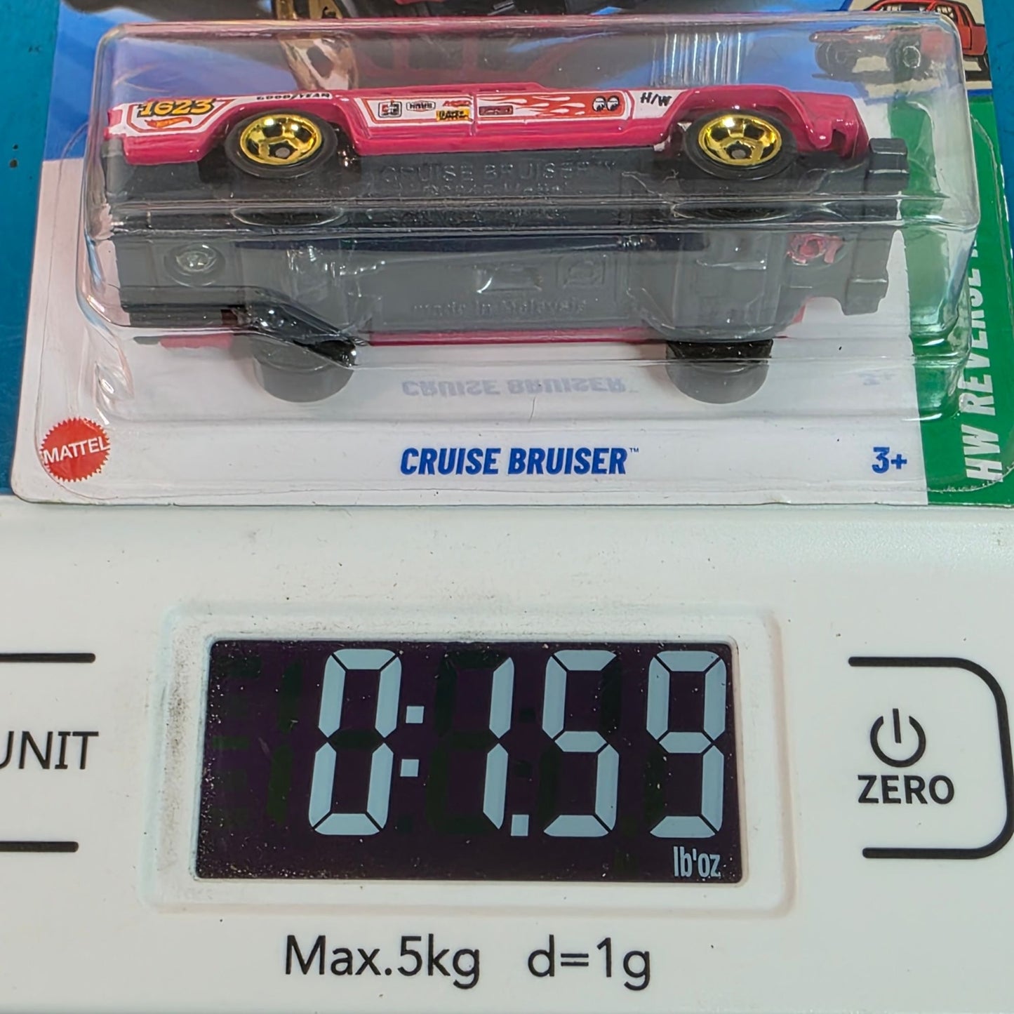 2015 Hot Wheels Cruise Bruiser Pink