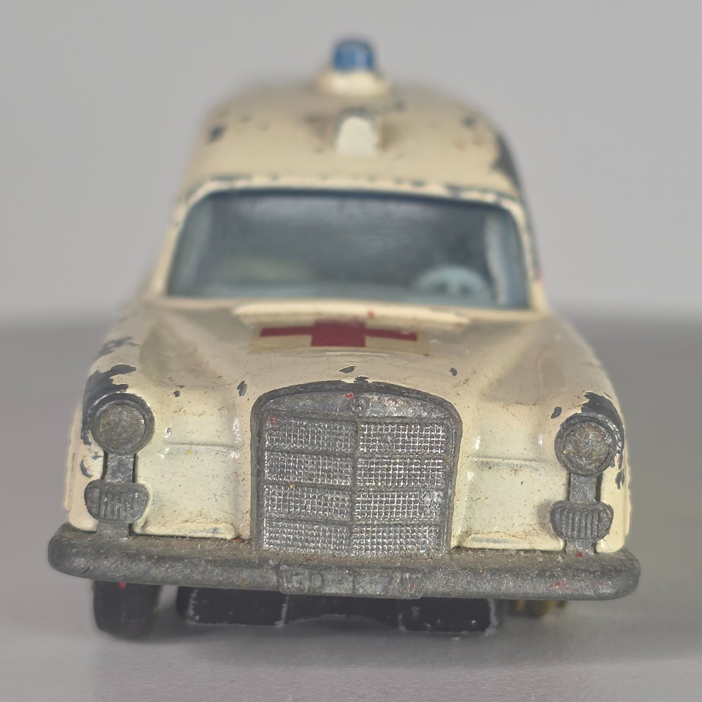 Vintage Lesney Matchbox King Size K-6 Mercedes Benz Binz Ambulance 1:43 Scale Diecast Model