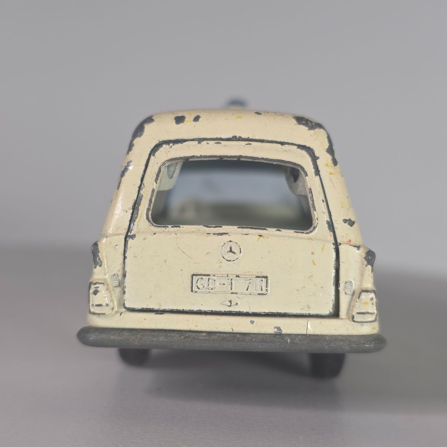 Vintage Lesney Matchbox King Size K-6 Mercedes Benz Binz Ambulance 1:43 Scale Diecast Model