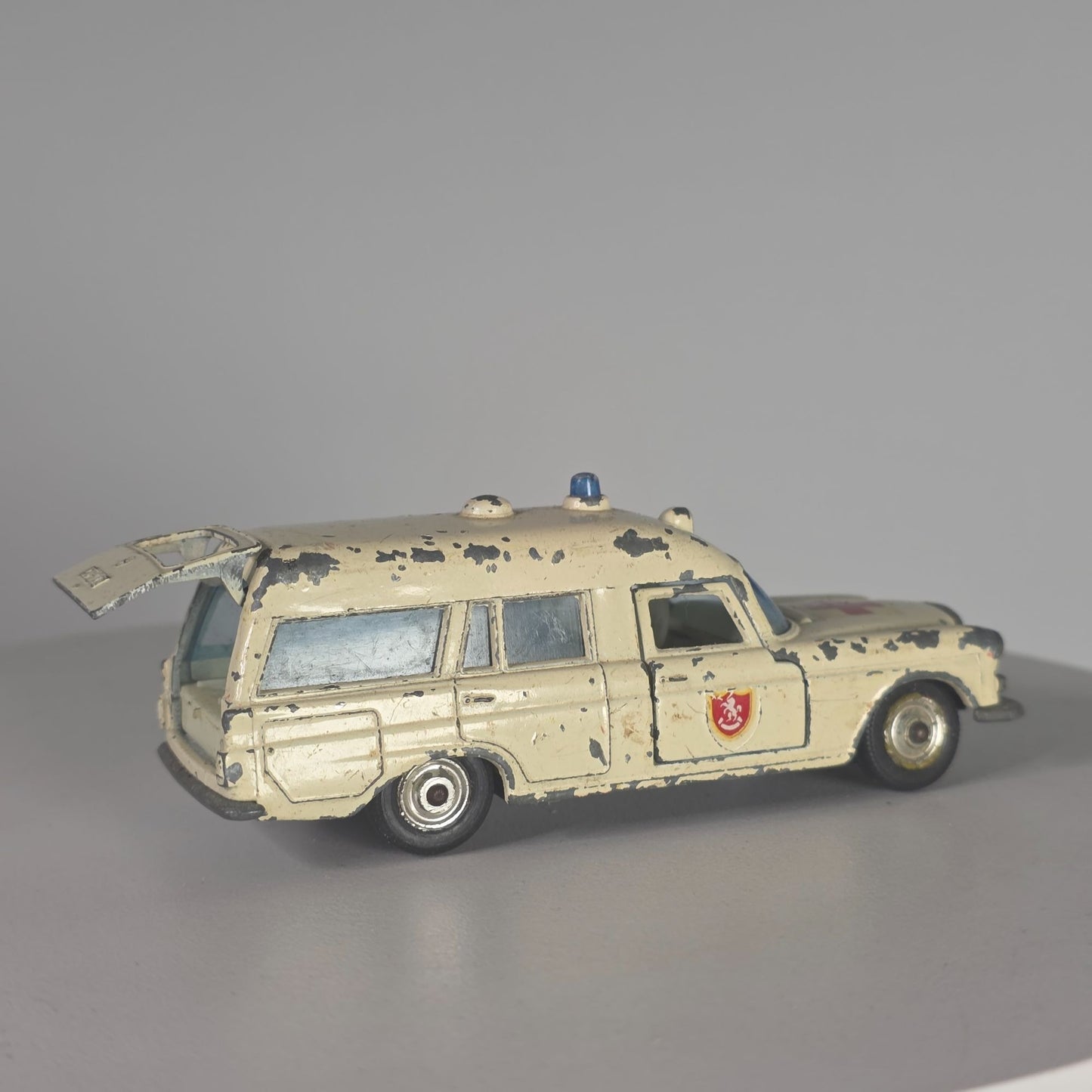 Vintage Lesney Matchbox King Size K-6 Mercedes Benz Binz Ambulance 1:43 Scale Diecast Model