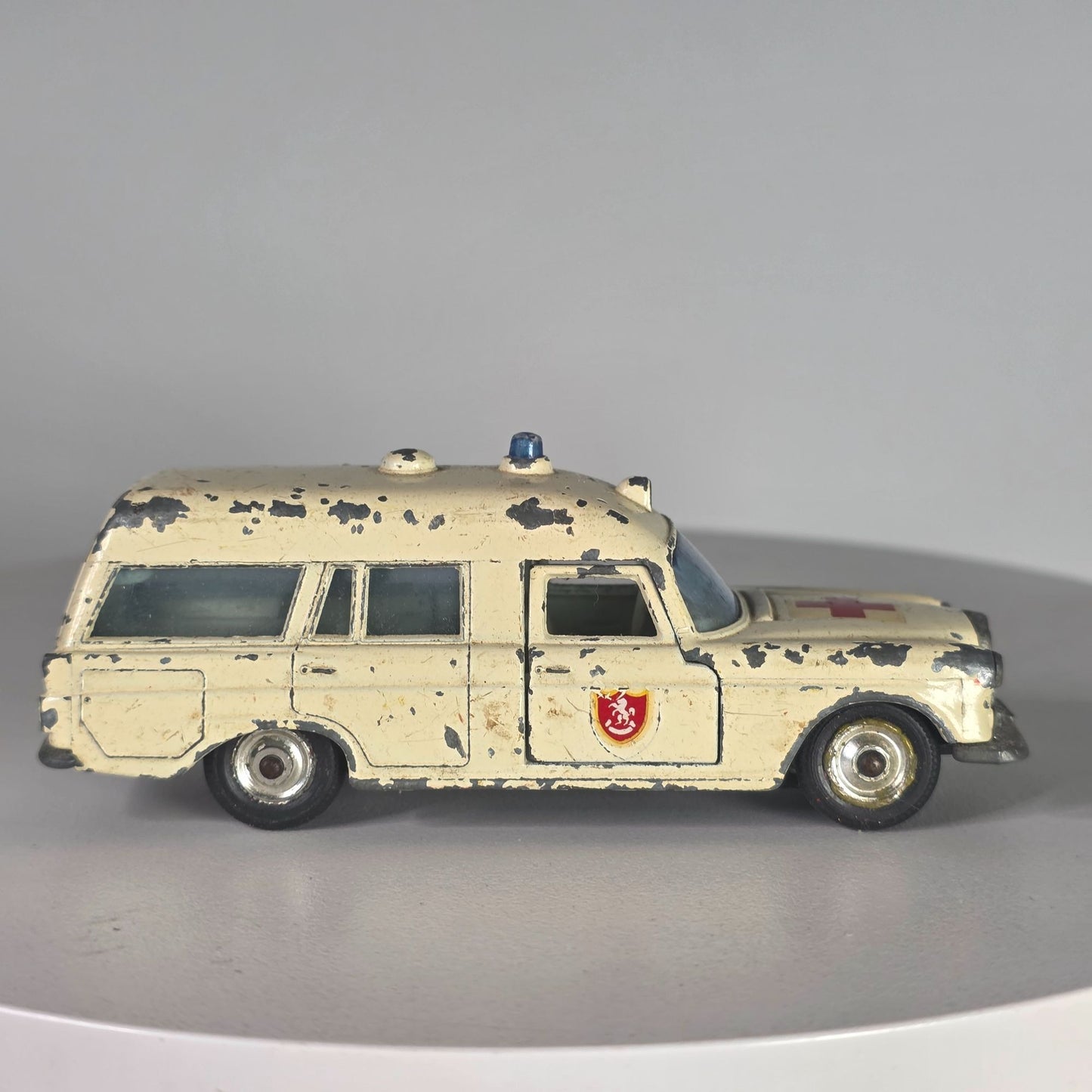 Vintage Lesney Matchbox King Size K-6 Mercedes Benz Binz Ambulance 1:43 Scale Diecast Model