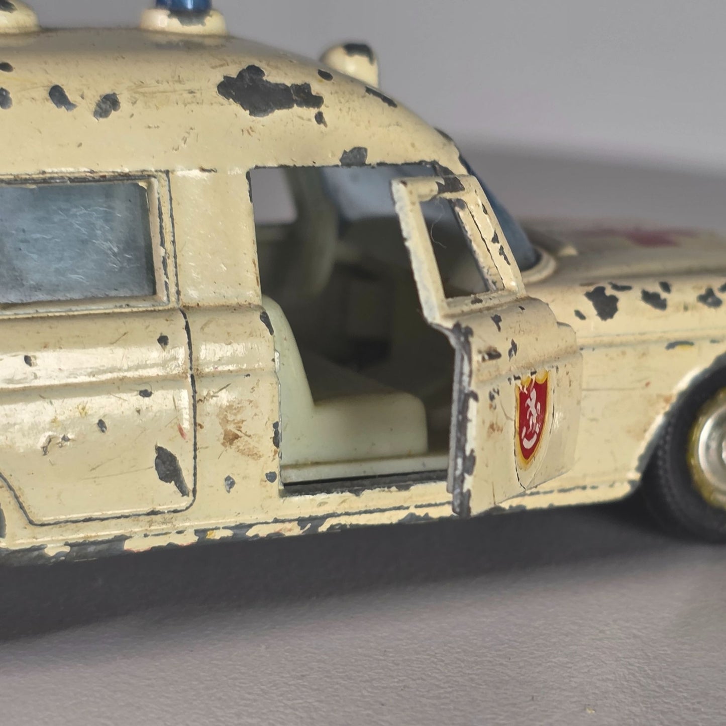 Vintage Lesney Matchbox King Size K-6 Mercedes Benz Binz Ambulance 1:43 Scale Diecast Model