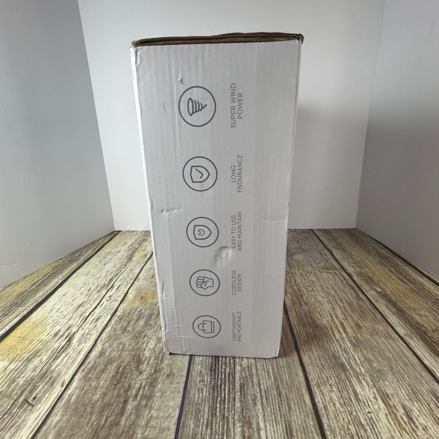 600000RPM Handheld Leaf Blower By YUQUESEN With 2 X 4.0Ah Batteries Charger & Lightweight Cordless Design L