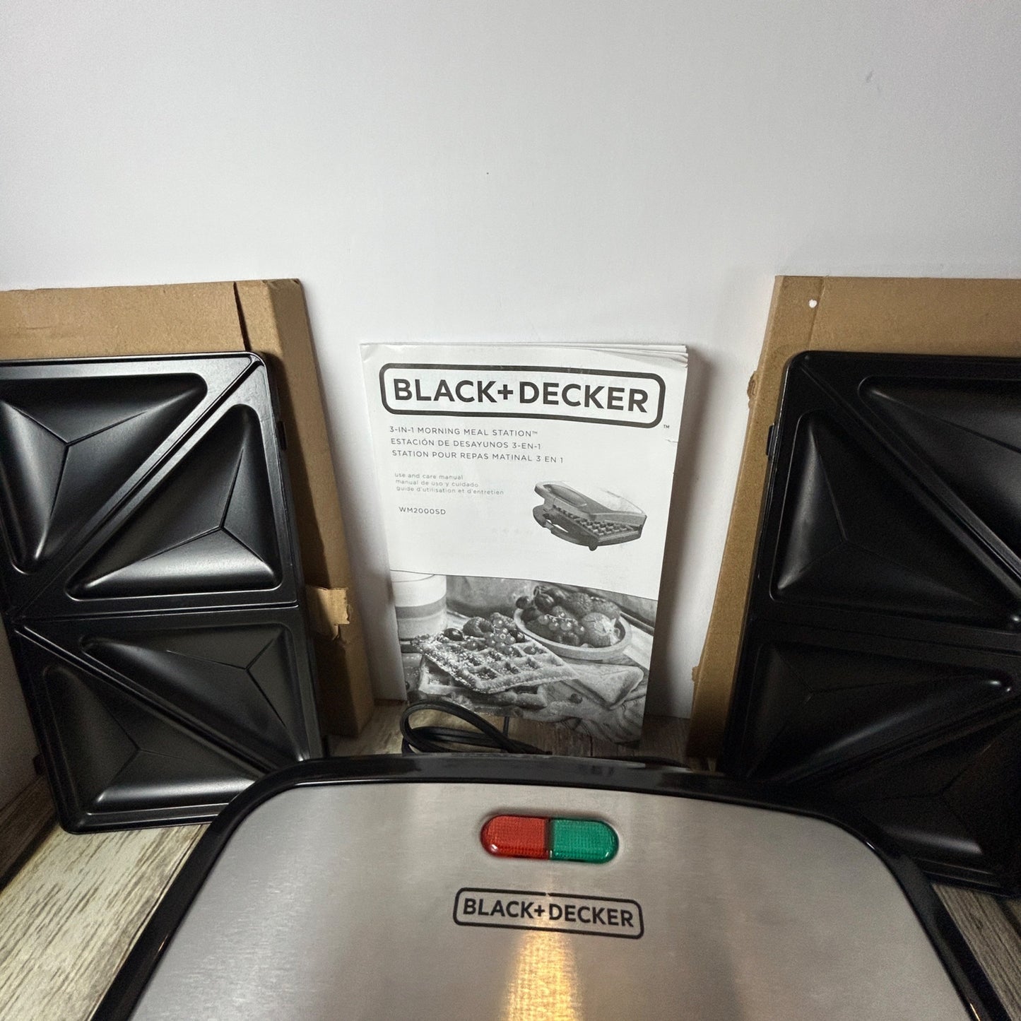 Black+Decker 3-In-1 Compact Waffle Iron Grill & Sandwich Maker With Non-Stick Removable Plates Space Saving Design