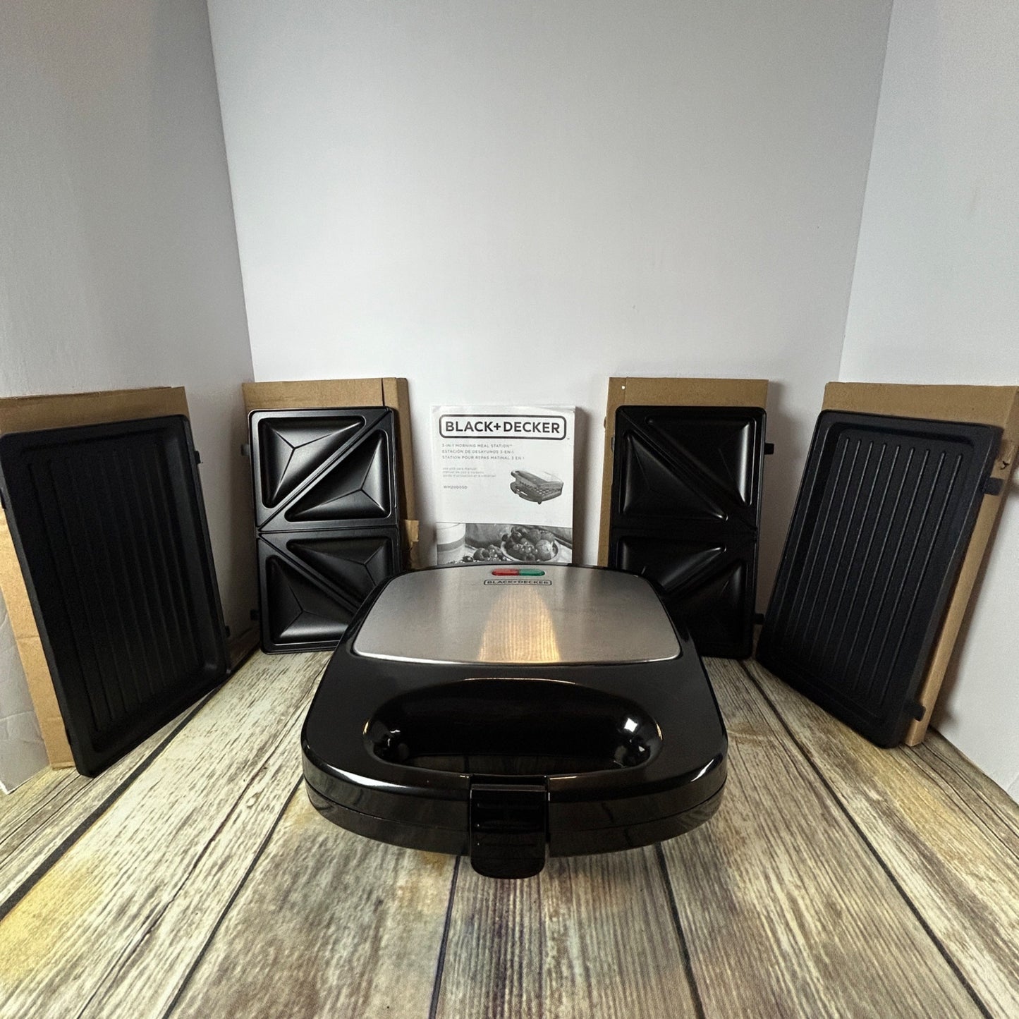 Black+Decker 3-In-1 Compact Waffle Iron Grill & Sandwich Maker With Non-Stick Removable Plates Space Saving Design