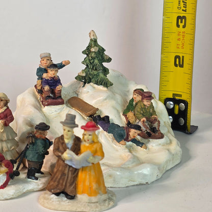 Currier & Ives Collection Winter Village Figurines Set