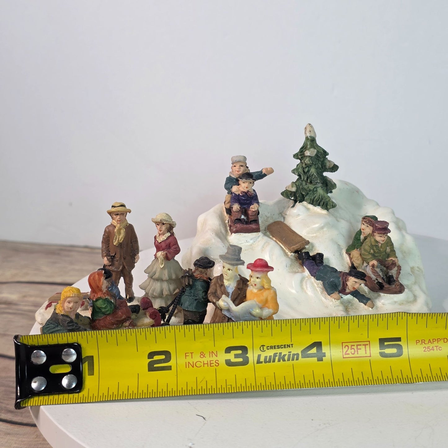 Currier & Ives Collection Winter Village Figurines Set