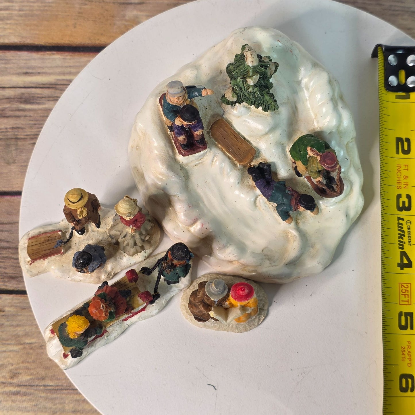 Currier & Ives Collection Winter Village Figurines Set