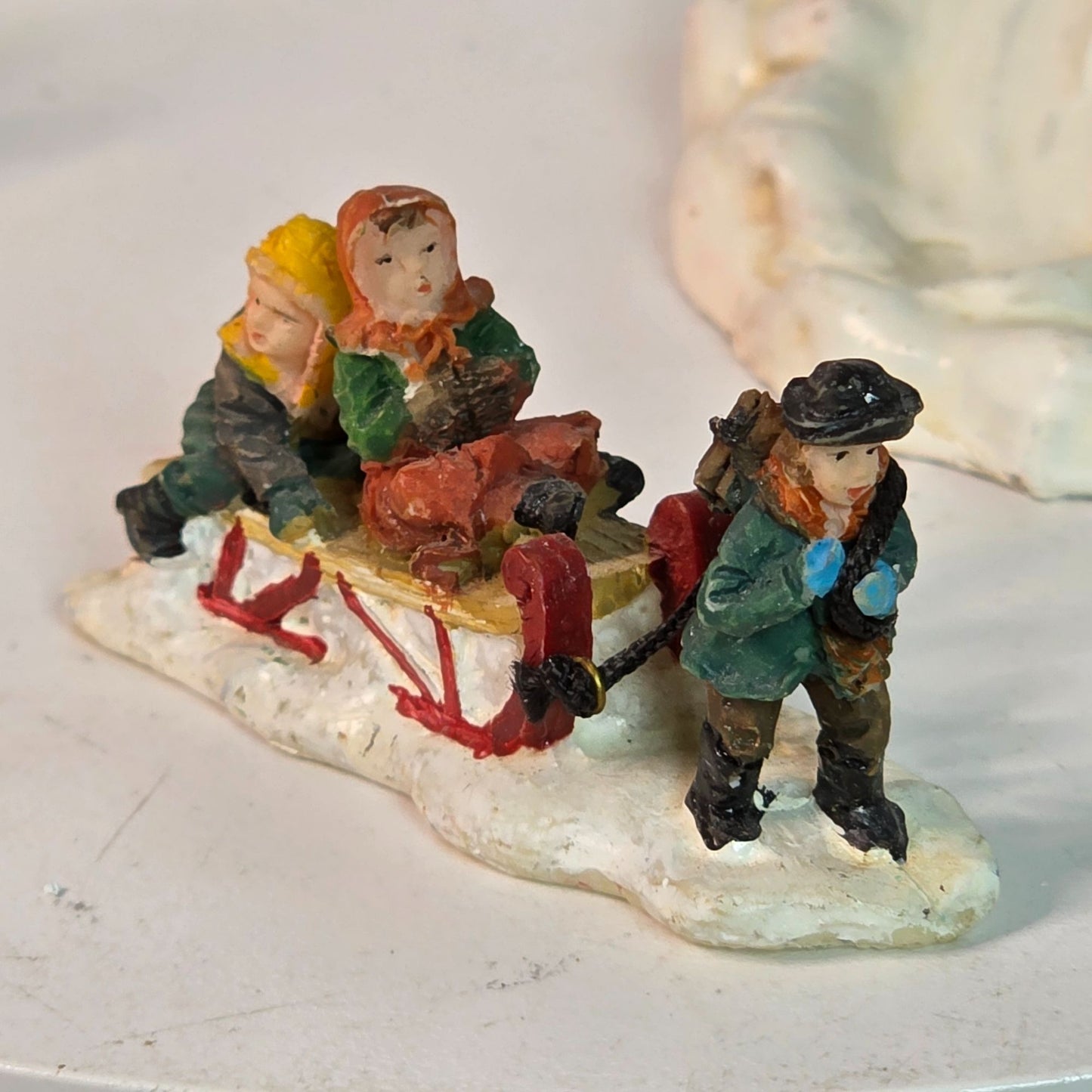 Currier & Ives Collection Winter Village Figurines Set