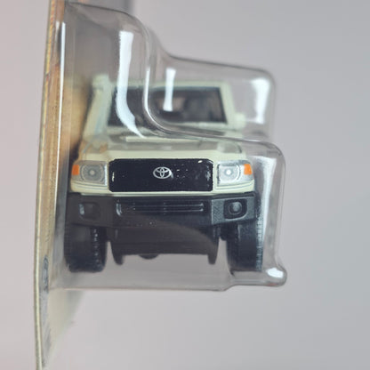 Matchbox 17 Toyota LandCruiser 78 White