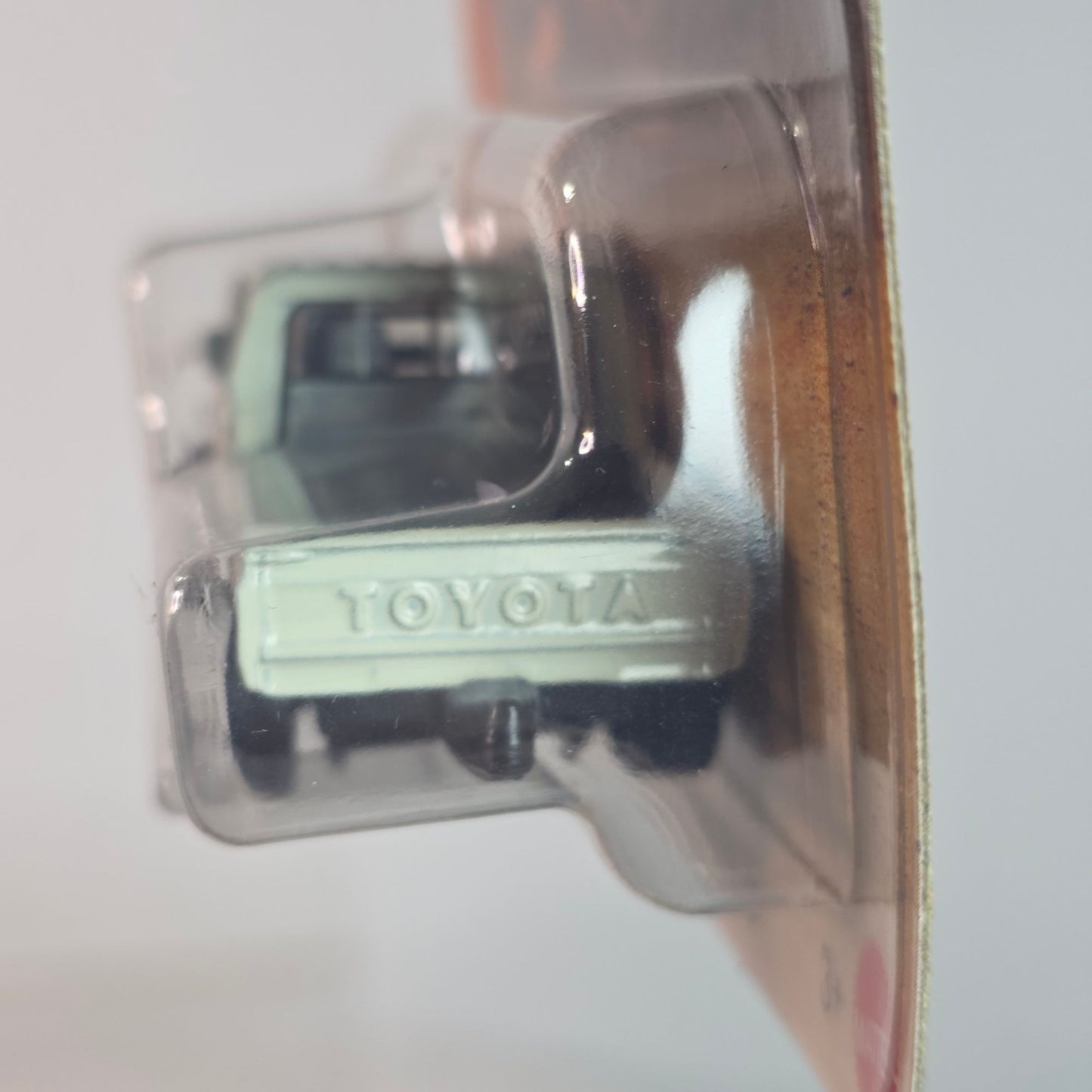 Matchbox 17 Toyota LandCruiser 78 White