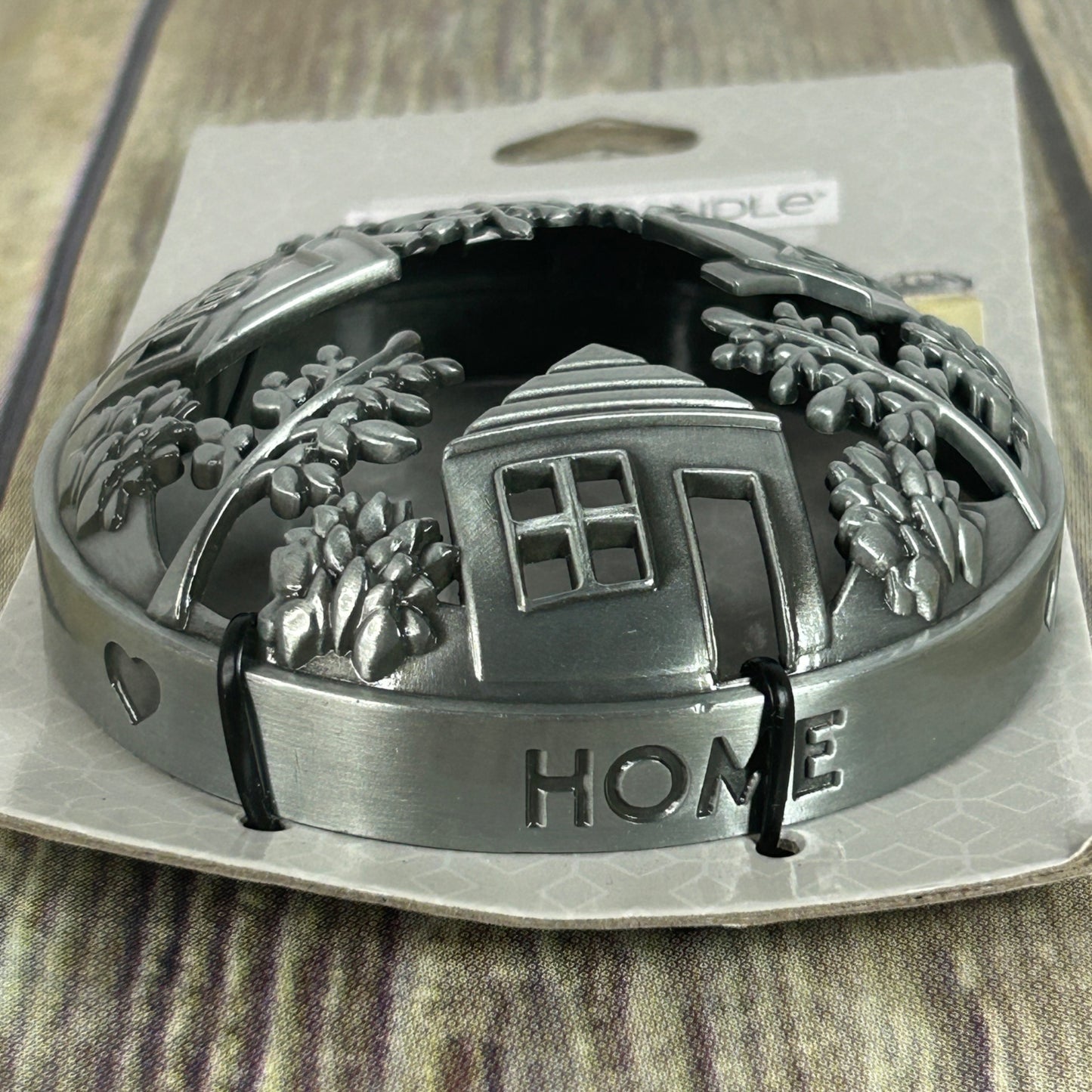 Yankee Candle Illuma-Lid Home Sweet Home Candle Topper Family & Friends Design