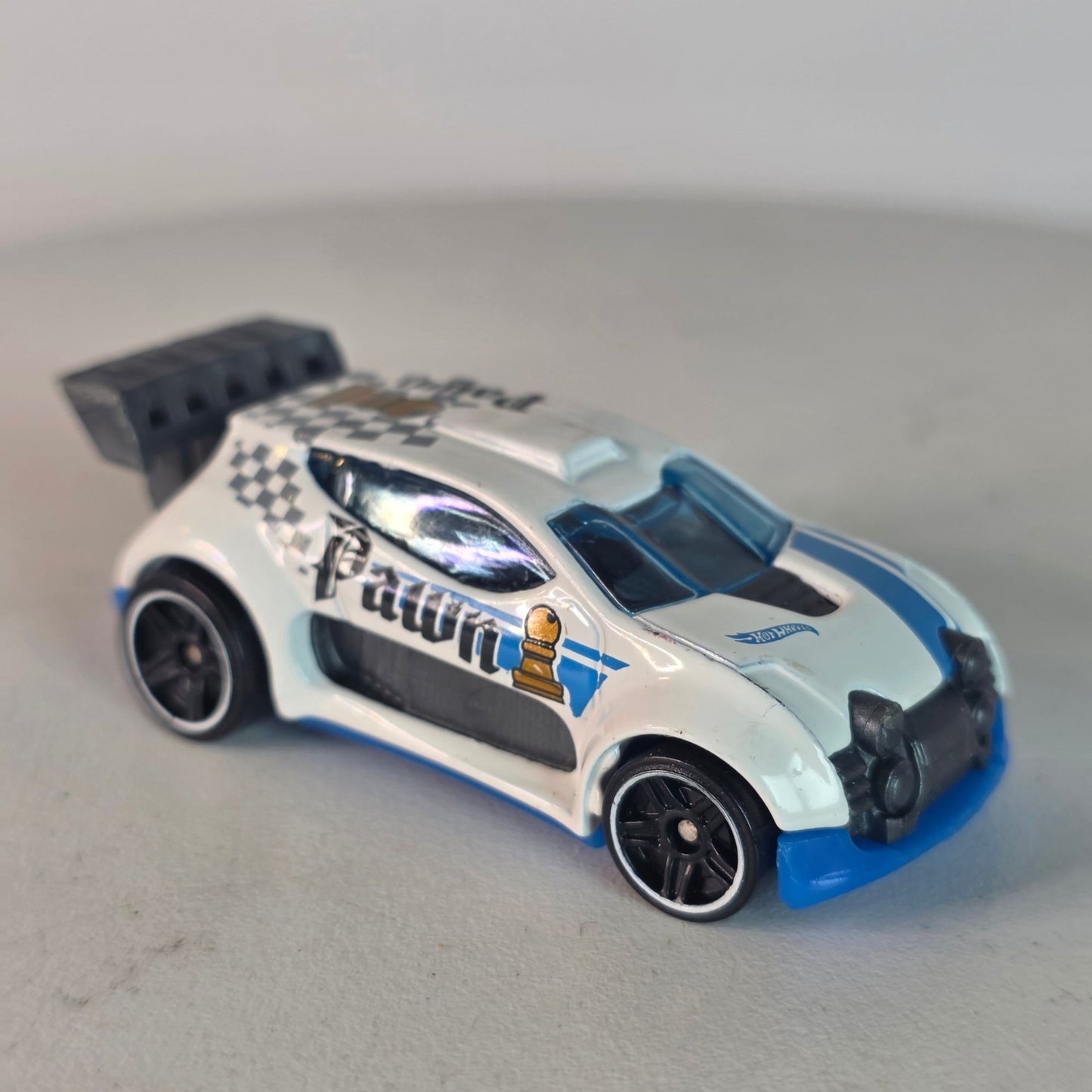 RARE HTF HOT WHEELS 2018 CHECKMATE "PAWN" FAST 4WD WHITE MOC #290