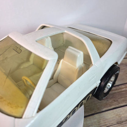 1:10 Scale Vintage Processed Plastic Co. SU 2000 Toy Car White Shell Racing Collectible Model