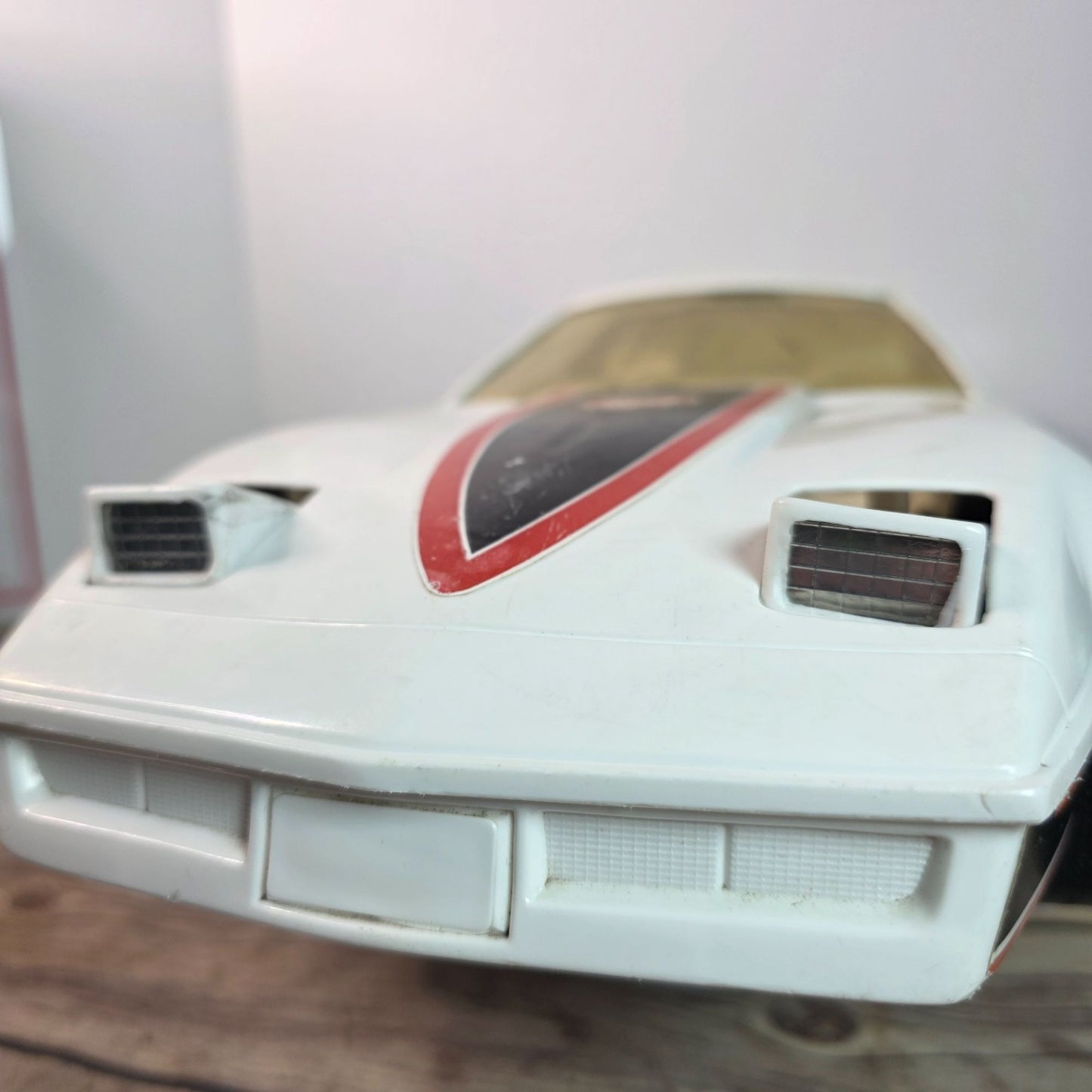 1:10 Scale Vintage Processed Plastic Co. SU 2000 Toy Car White Shell Racing Collectible Model
