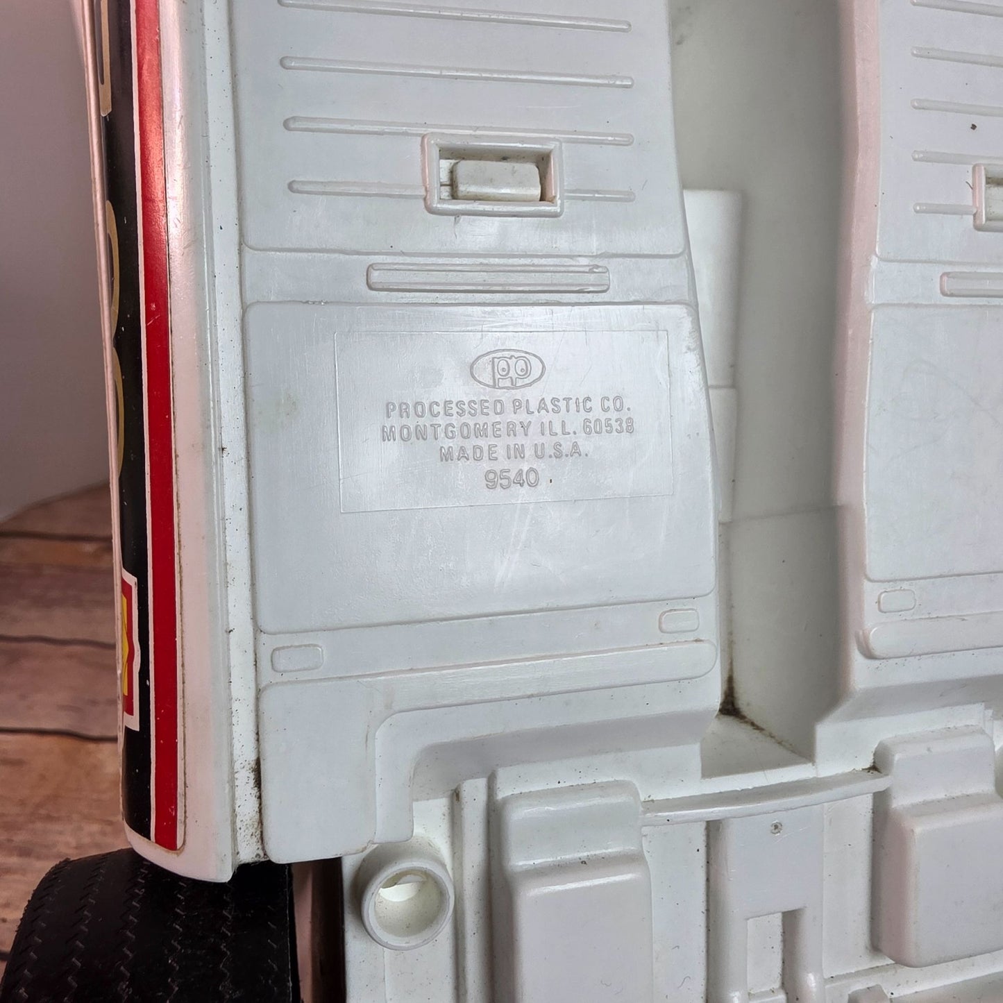 1:10 Scale Vintage Processed Plastic Co. SU 2000 Toy Car White Shell Racing Collectible Model