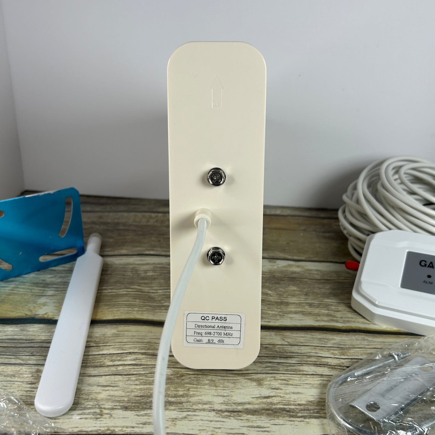 GAGBK YBA70 Cell Phone Signal Booster Kit With Directional Antenna & Accessories