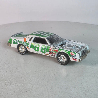 Vintage Johnny Lightning 1998 Darrell Waltrip #88 Gatorade Monte Carlo 1:64 Diecast