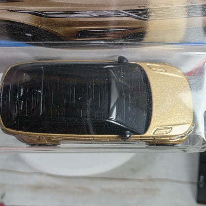 Hot Wheels Range Rover Velar 122/250 Die-Cast Car Model