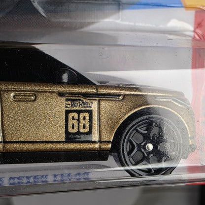 Hot Wheels Range Rover Velar 122/250 Die-Cast Car Model