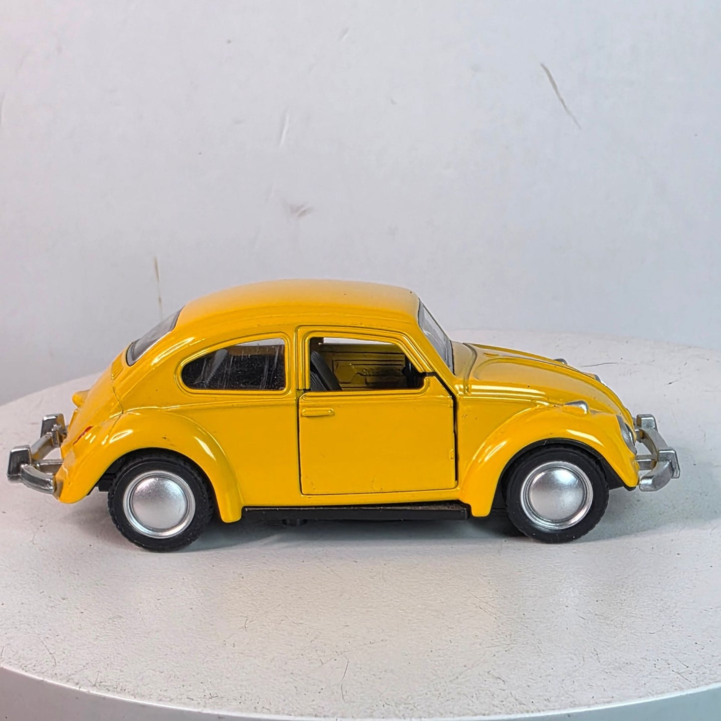Classic 1967 VW Beetle Pullback 1:32