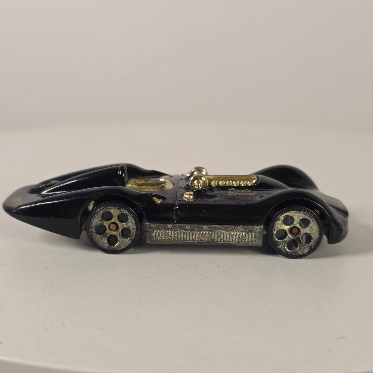 Vintage 1999 Hot Wheels Turbulence "Dayla Special" Black & Gold Diecast Car Metal Bottom