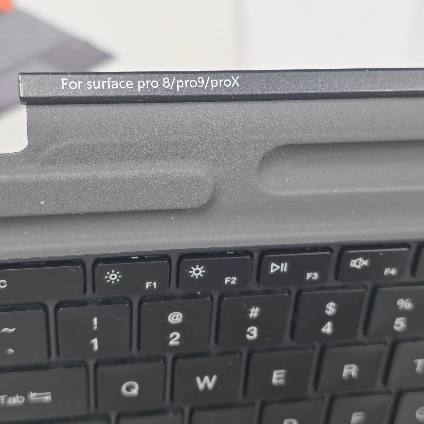 NIB New QULOSE Touchpad Keyboard for Surface Pro 8 / Pro X