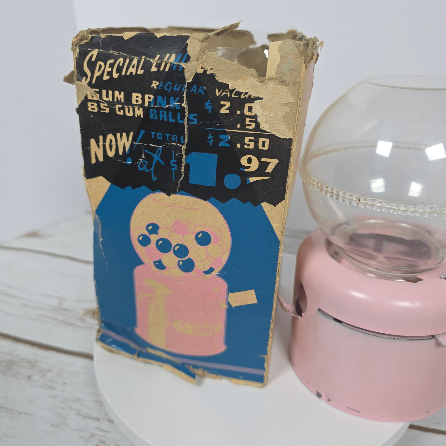 Vintage Junior Venda-Bank Penny 1c Gumball Machine United Metal Products Boston- Pink