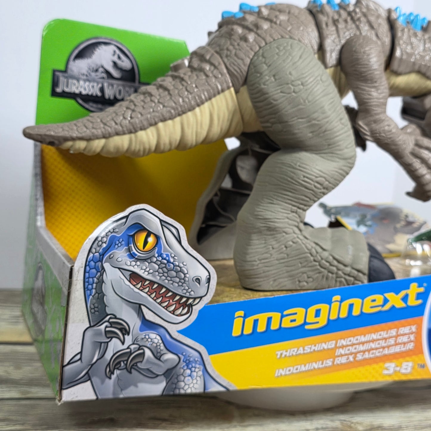 NIB New Fisher Price Imaginext Thrashing Indominous Rex Dinosaur Toy