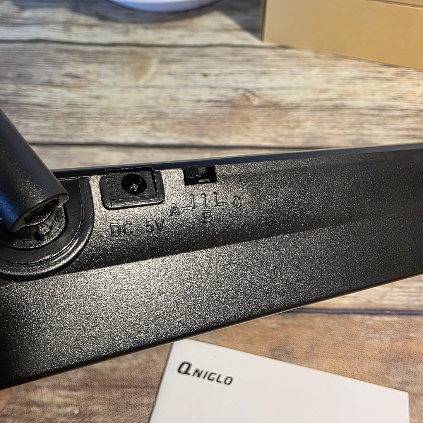 NIB New QNIGLO 
Multi-Channel Long-Range FM Wireless Intercom System LD-666 4 Units