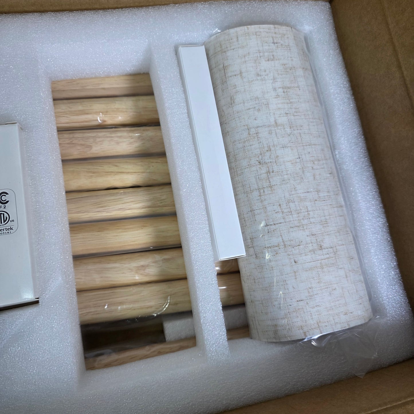 NIOB New Wooden Tripod Floor Lamp