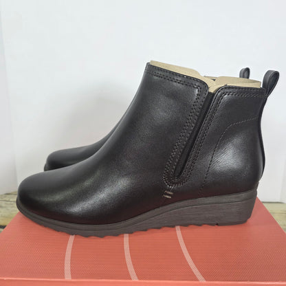 NIB New Easy Spirit Women's Dark Brown Yuna3 Boots Size 9M