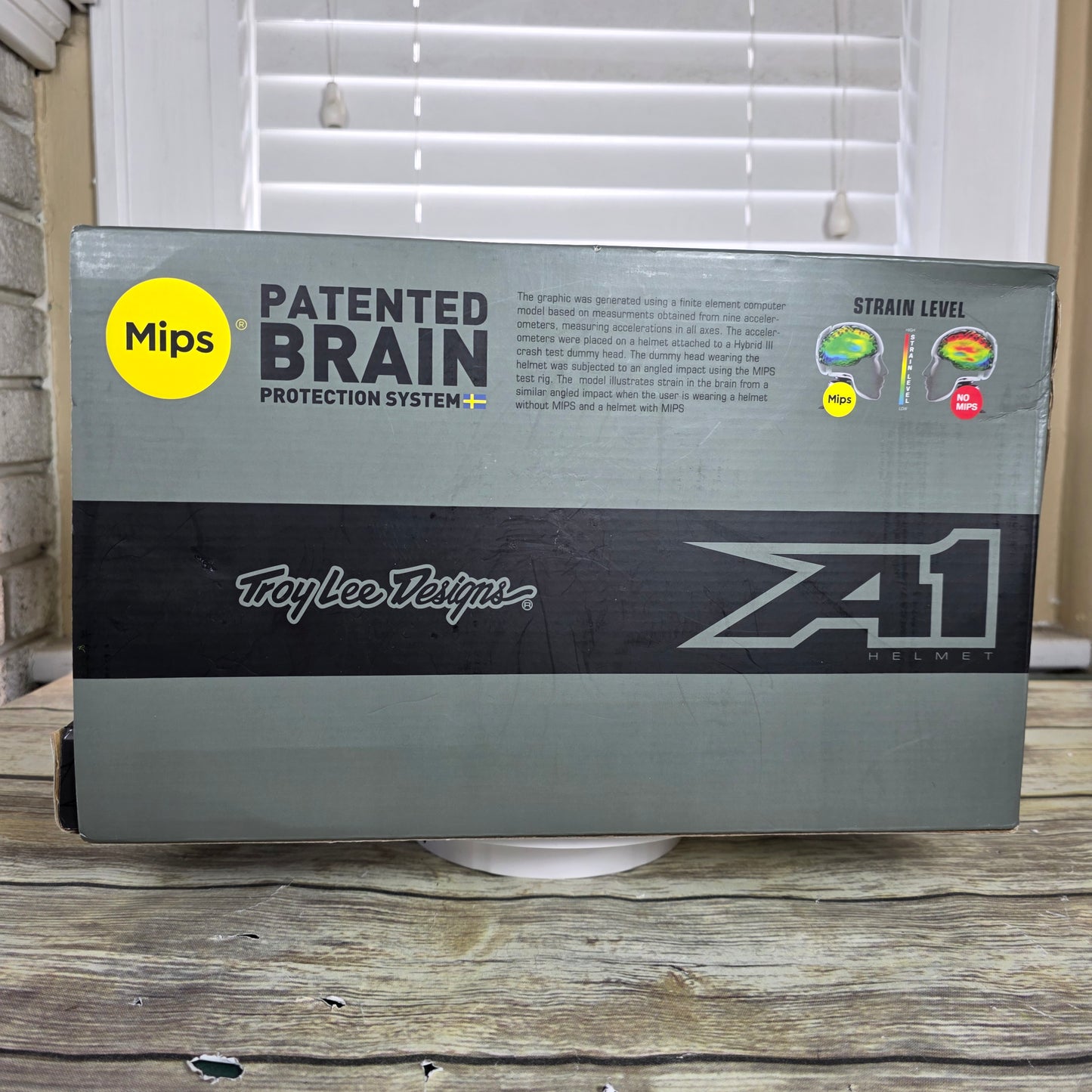 NIOB New Troy Lee Designs A1 Mips Classic Gray Yellow Small