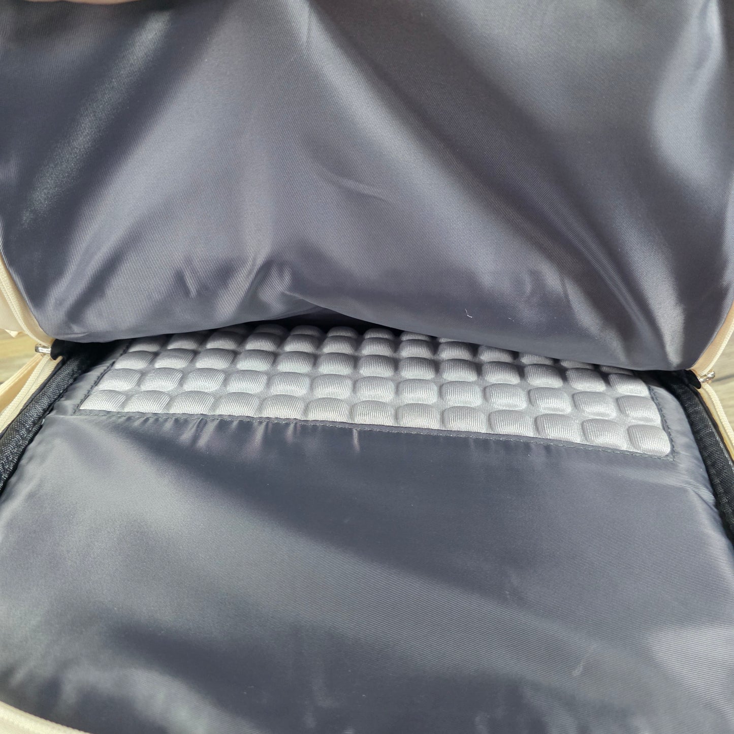 NWT New Beige Insulated Laptop Backpack Bookbag 5162