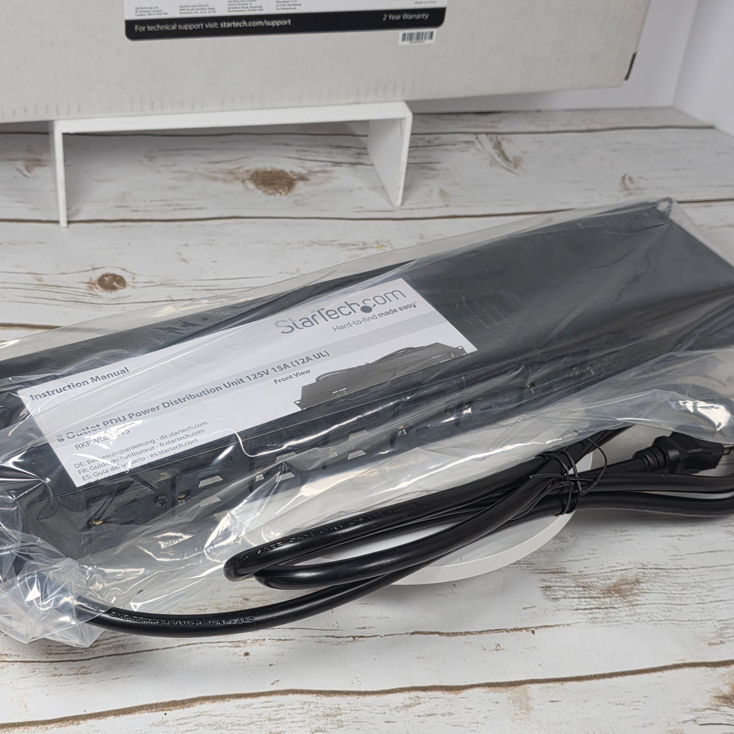 NIB New StarTech 8-Outlet PDU Power Distribution Unit 125V Part #RKPW081915
