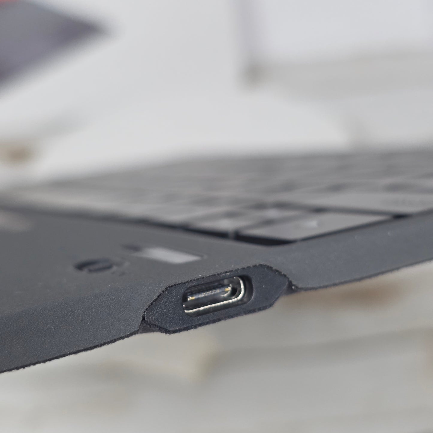 NIB New QULOSE Touchpad Keyboard for Surface Pro 8 / Pro X