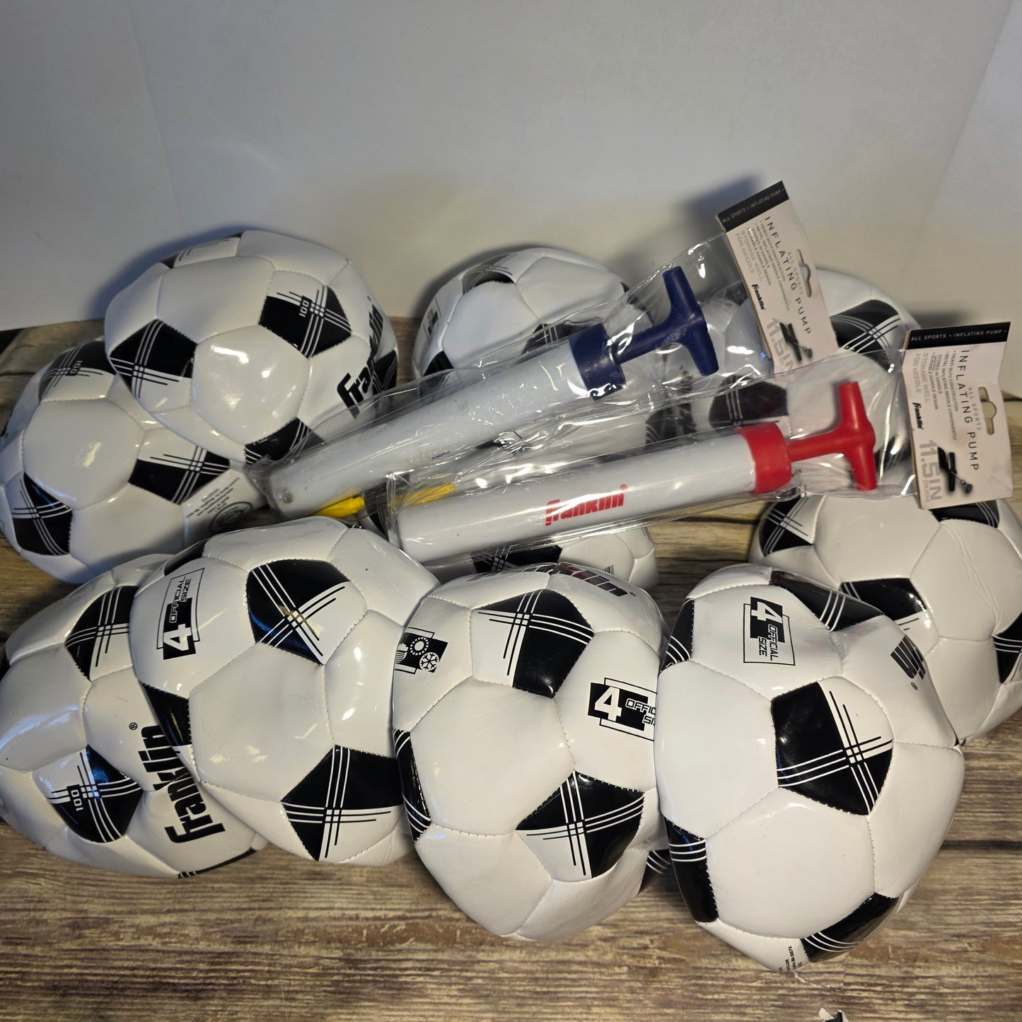 FRANKLIN Soccer Balls x 10 and pump x 2