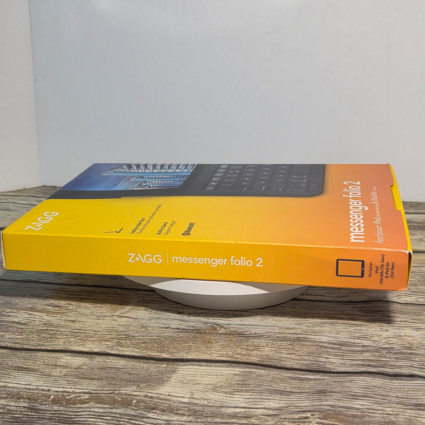 NIOB New ZAGG Messeger Folio 2 for iPad and iPad Air with Keyboard and Bluetooth