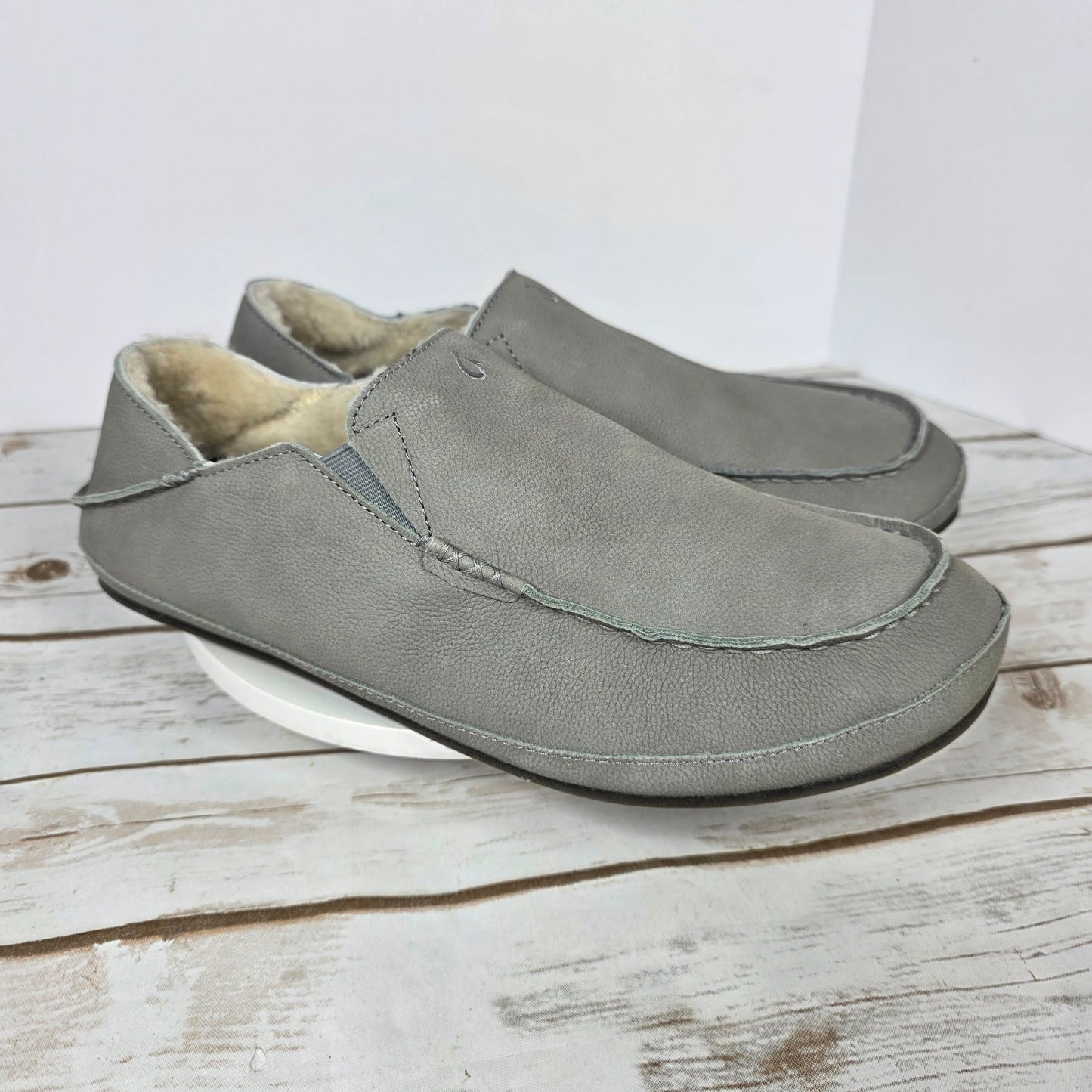 NWT New Men's Olukai Moloa Slippers Sharkskin Gray US Size 12M 10252-GWGW