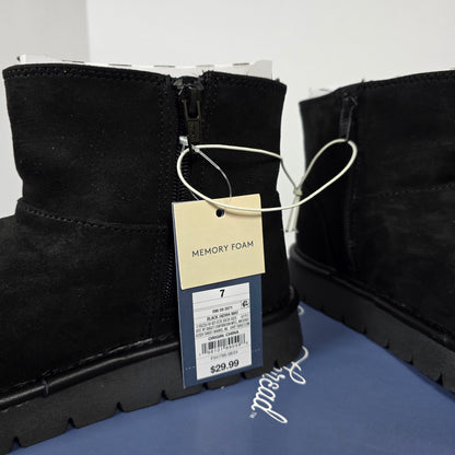 NIB New Womens May Boots Black Ankle 7M Winter Universal Threads