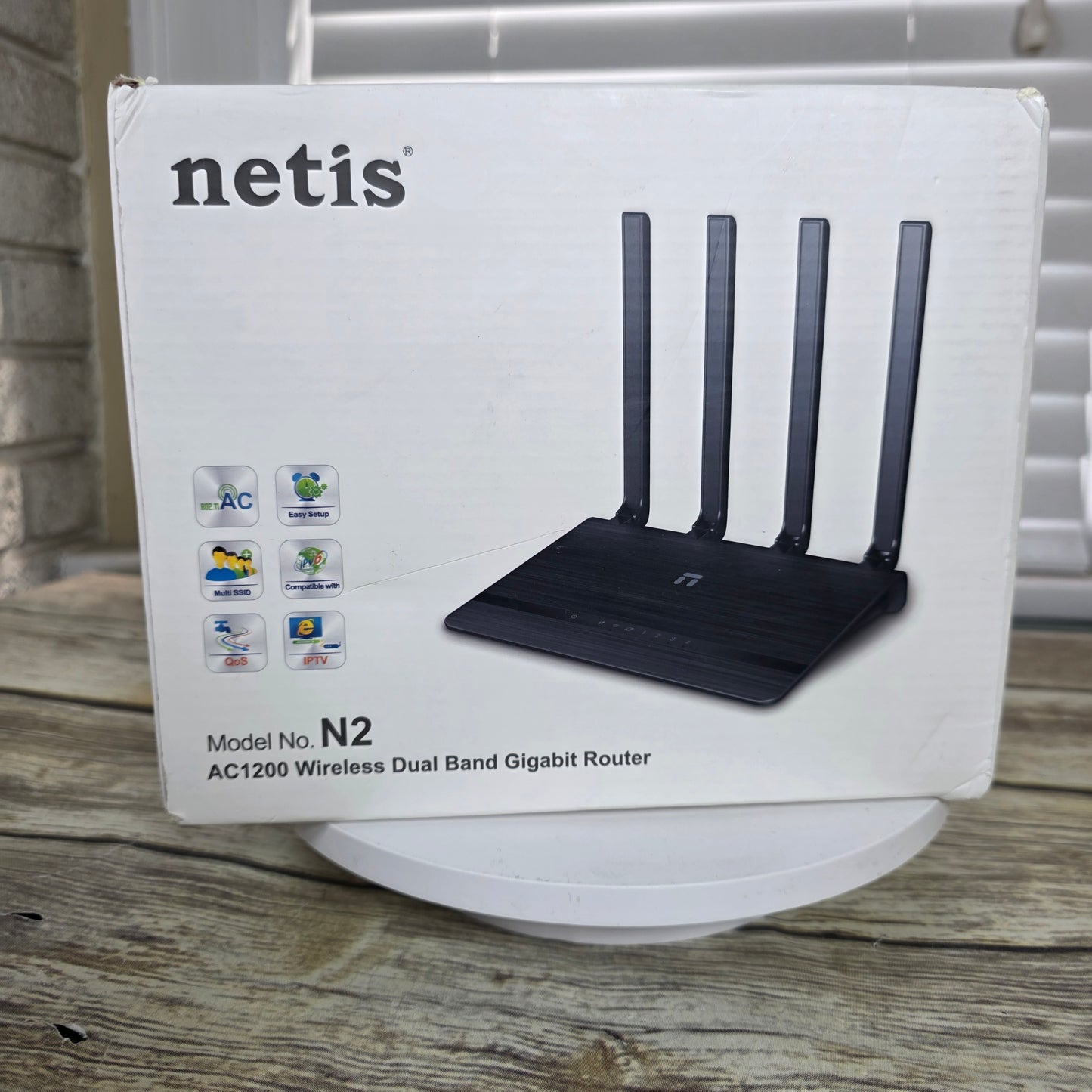 NIB New Netis Model No. N2 AC1200 Wireless Dusl Band Gigabit Router