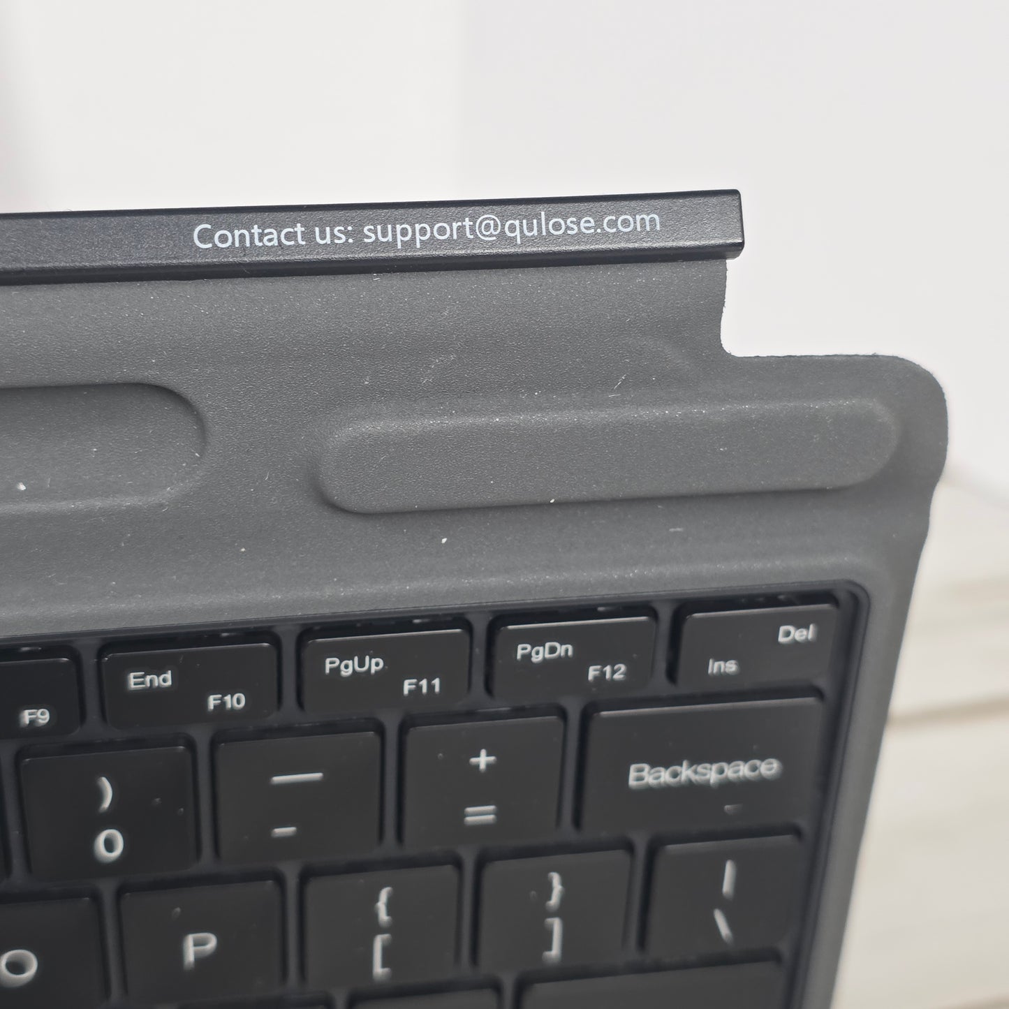 NIB New QULOSE Touchpad Keyboard for Surface Pro 8 / Pro X