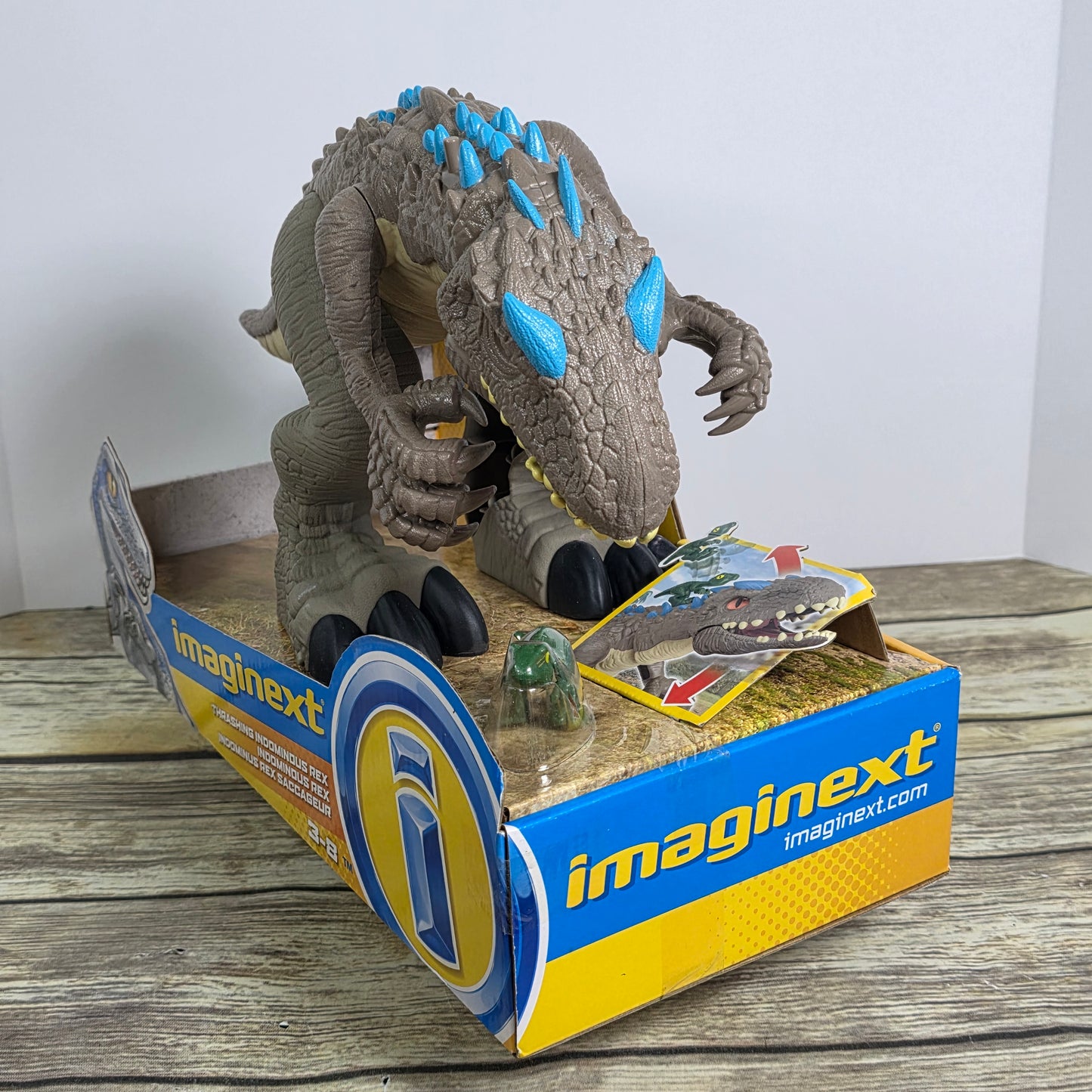 NIB New Fisher Price Imaginext Thrashing Indominous Rex Dinosaur Toy