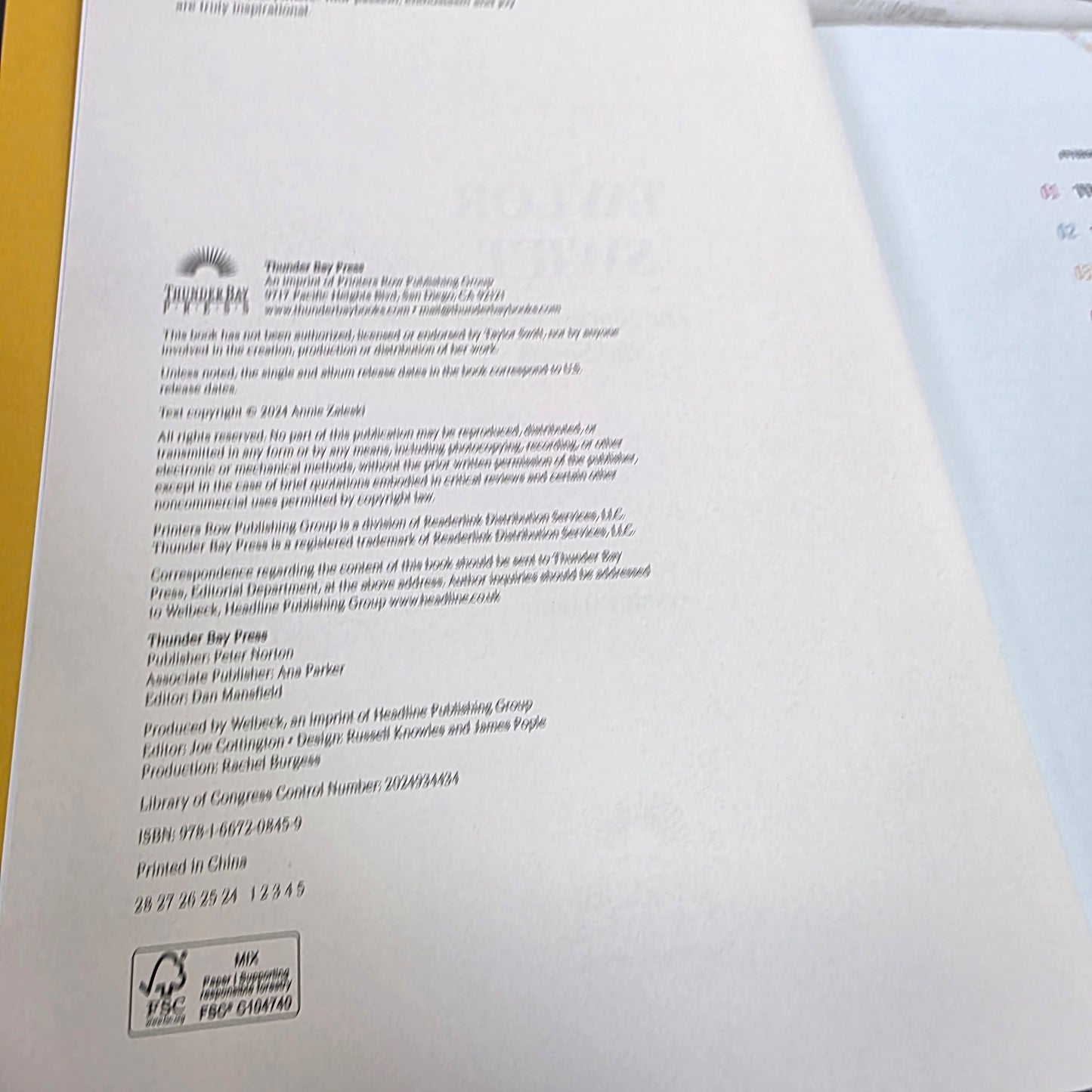 New TAYLOR SWIFT The Stories Behind the Songs By Anne Zaleski