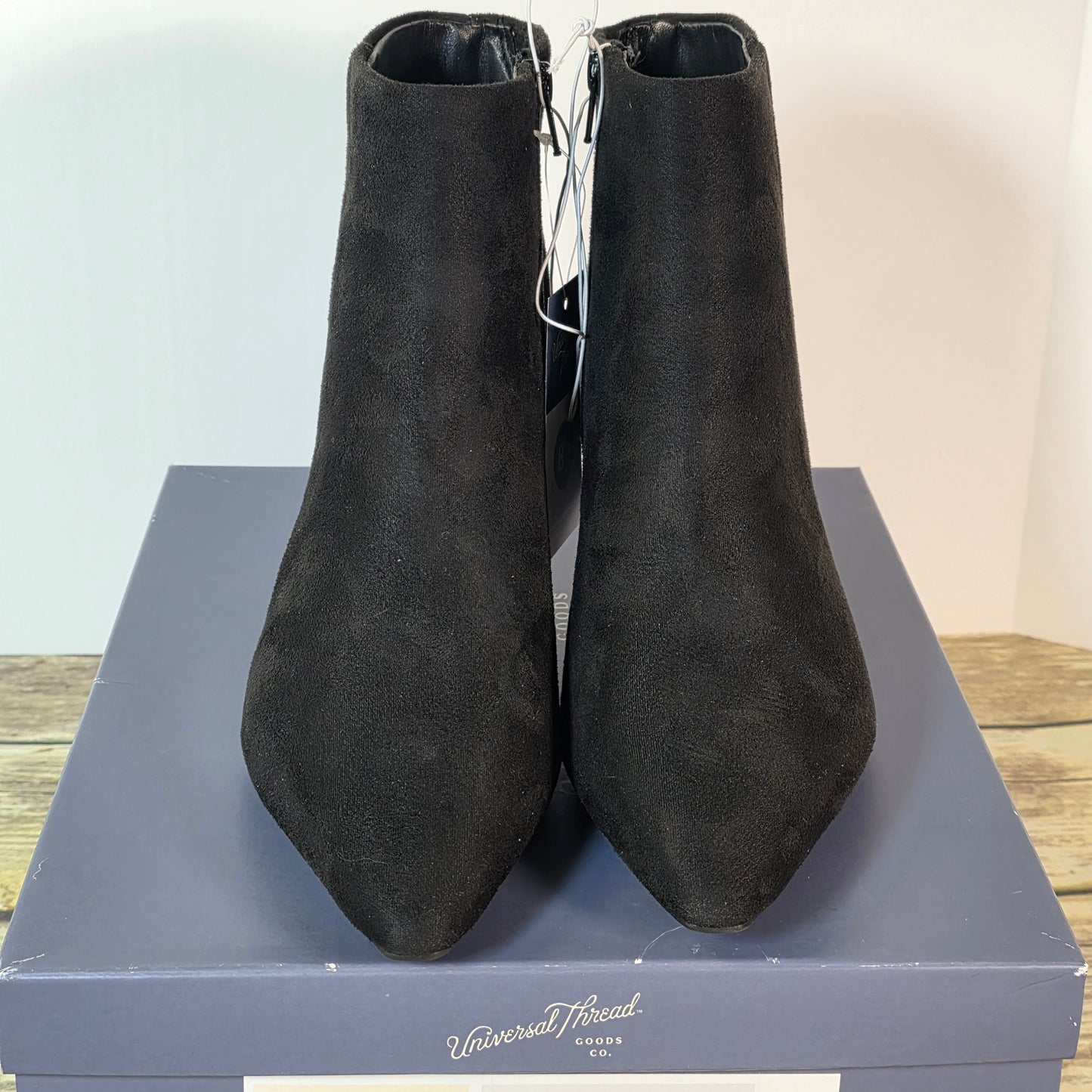 NIB New Universal Threads AE951 Taylor Boots Black Heels Women's 8.5