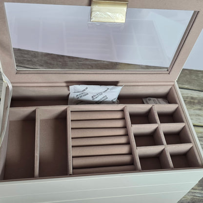 NIOB New SONGMICS Jewelry Box JBC164W01 White